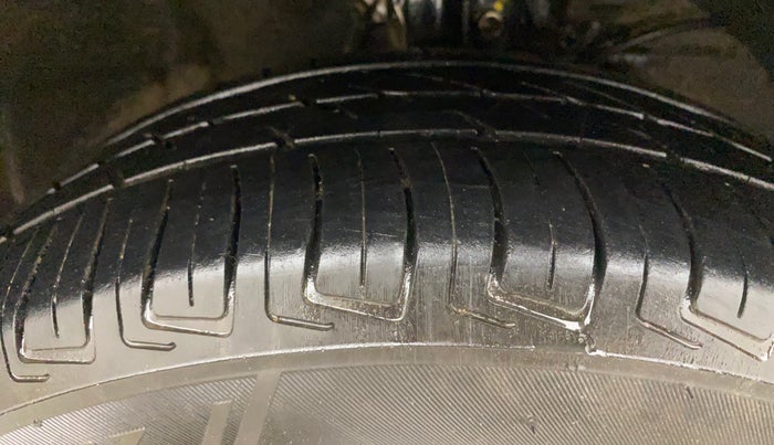 2021 Maruti XL6 ZETA MT, Petrol, Manual, 75,754 km, Right Front Tyre Tread