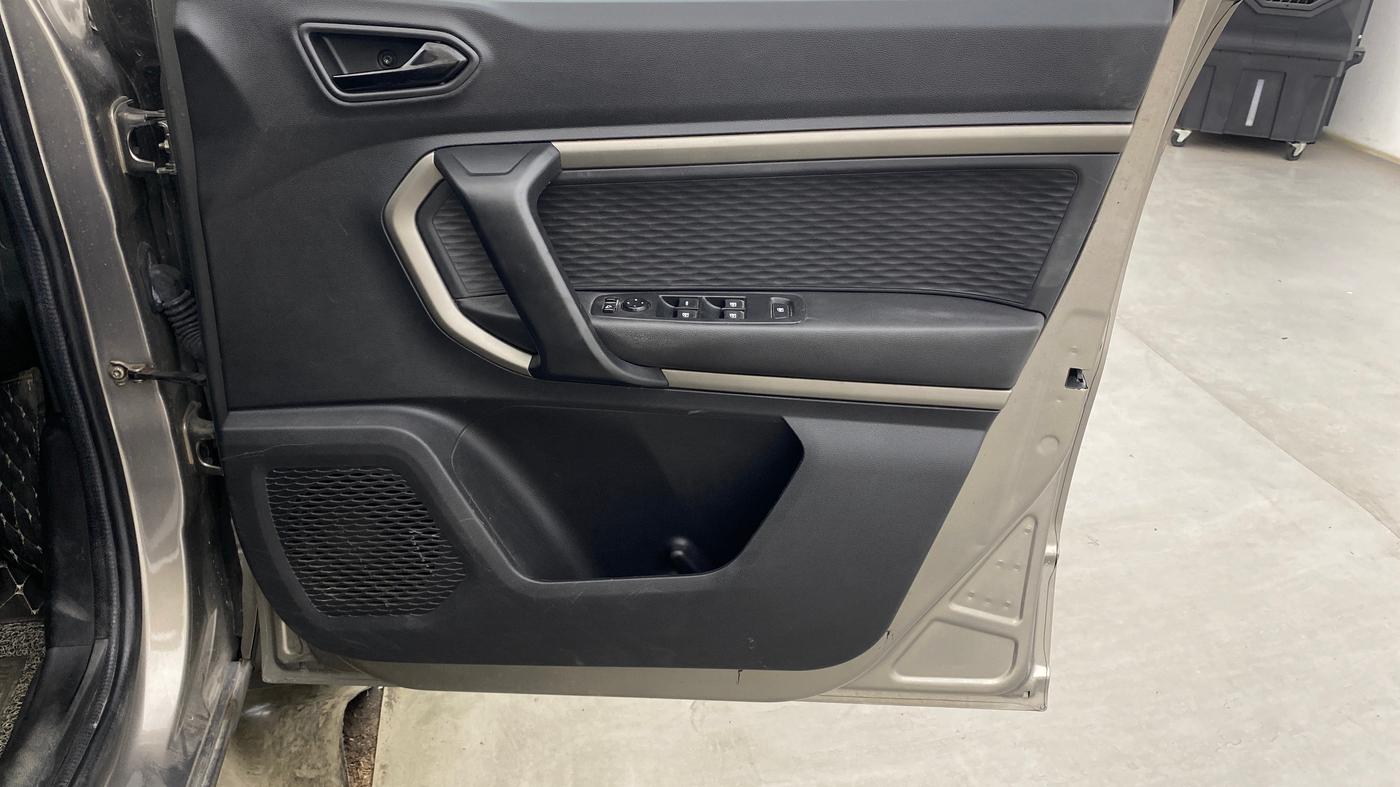2021 Renault Kiger RXZ TURBO CVT DUAL TONE, Petrol, Automatic, 62,846 km, Driver Side Door Panels Control