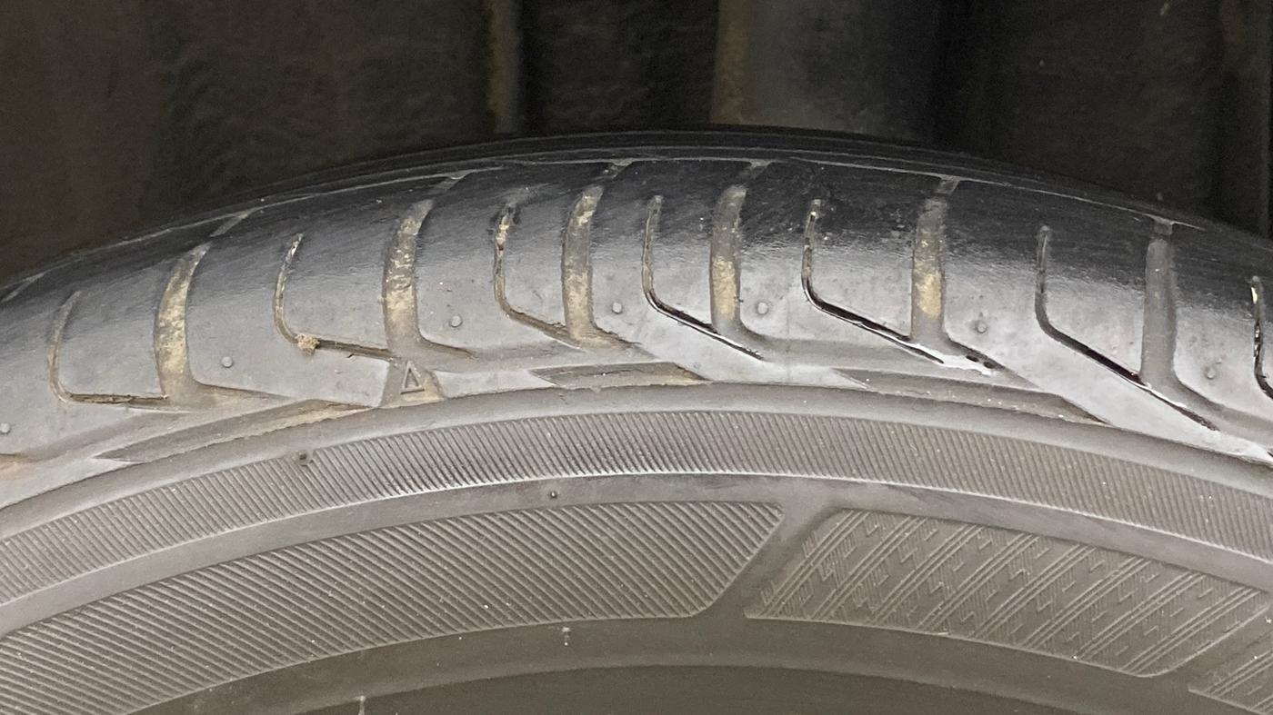 2021 Renault Kiger RXZ TURBO CVT DUAL TONE, Petrol, Automatic, 62,846 km, Left Rear Tyre Tread