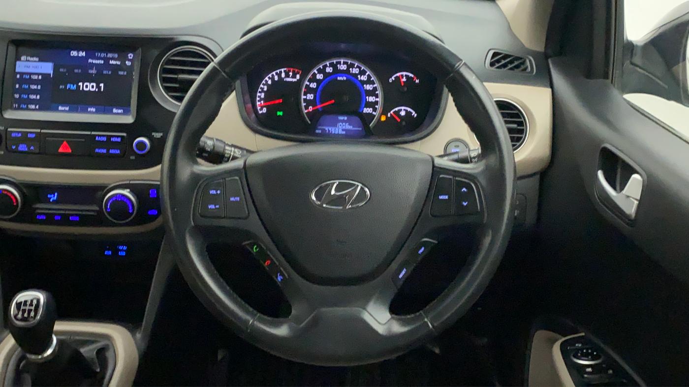 2017 Hyundai Grand i10 ASTA 1.2 KAPPA VTVT, CNG, Manual, 77,988 km, Steering Wheel Close Up