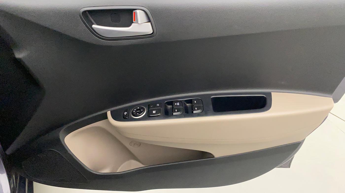 2017 Hyundai Grand i10 ASTA 1.2 KAPPA VTVT, CNG, Manual, 77,988 km, Driver Side Door Panels Control