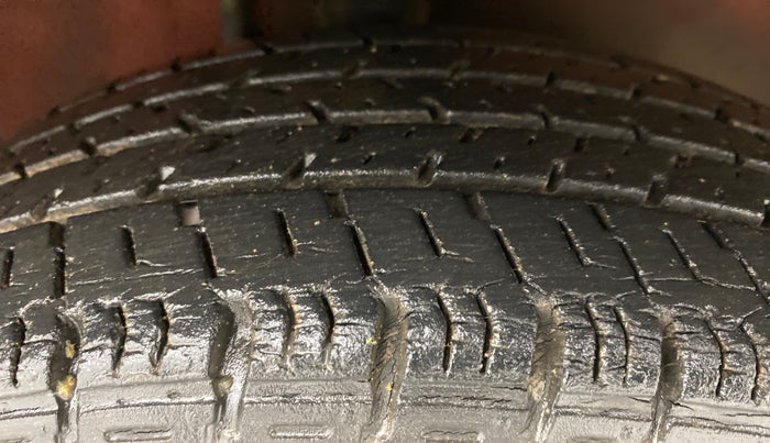 2011 Maruti Alto K10 VXI, Petrol, Manual, 39,201 km, Right Front Tyre Tread