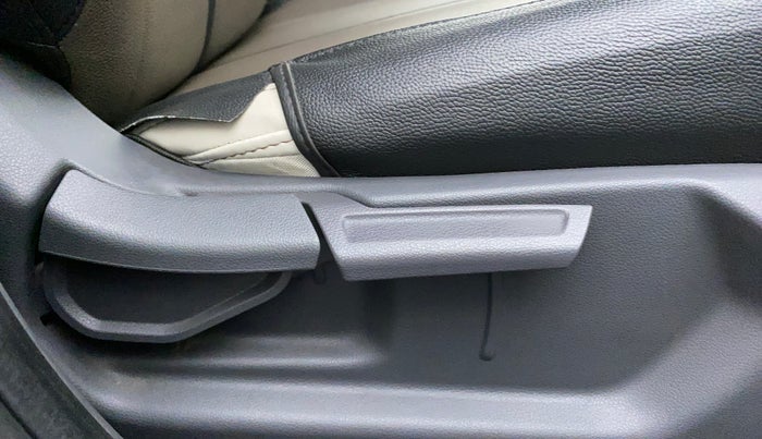 2022 Hyundai AURA S 1.2 CNG, CNG, Manual, 25,910 km, Driver Side Adjustment Panel
