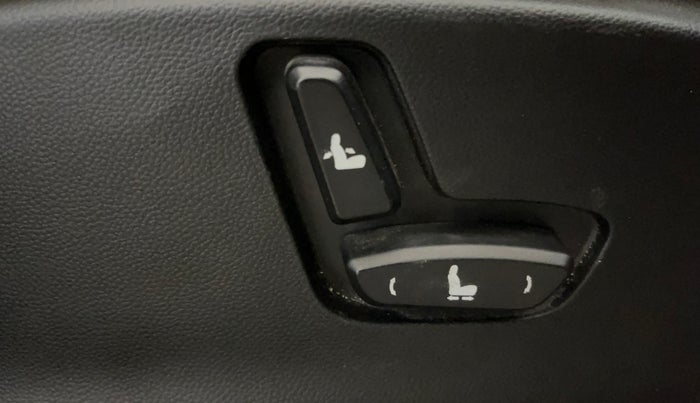 2021 MG HECTOR PLUS SHARP 1.5 PETROL TURBO HYBRID MT 6-STR, Petrol, Manual, 27,438 km, Driver Side Adjustment Panel