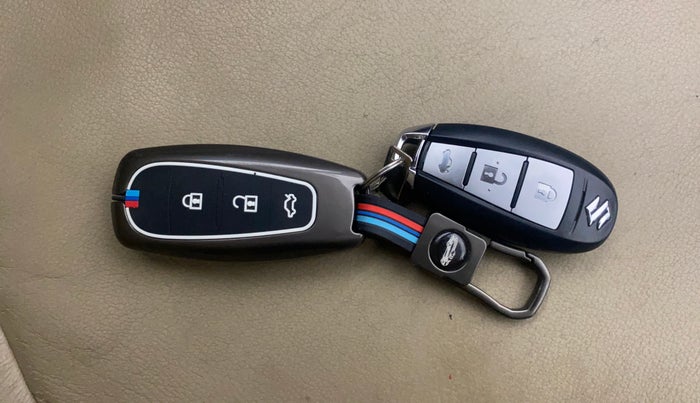 2021 Maruti Ciaz ALPHA 1.5 SHVS PETROL, Petrol, Manual, 74,446 km, Key Close Up