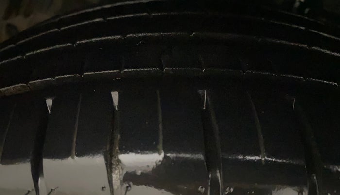 2021 Maruti Ciaz ALPHA 1.5 SHVS PETROL, Petrol, Manual, 74,446 km, Left Front Tyre Tread