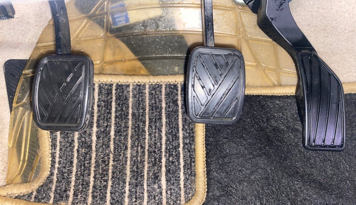 2021 Maruti Ciaz ALPHA 1.5 SHVS PETROL, Petrol, Manual, 74,446 km, Pedals