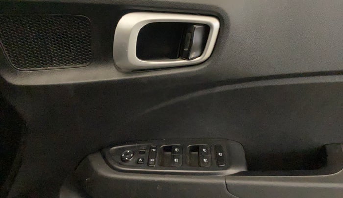 2021 Hyundai VENUE SX 1.0 TURBO IMT, Petrol, Manual, 83,029 km, Driver Side Door Panels Control