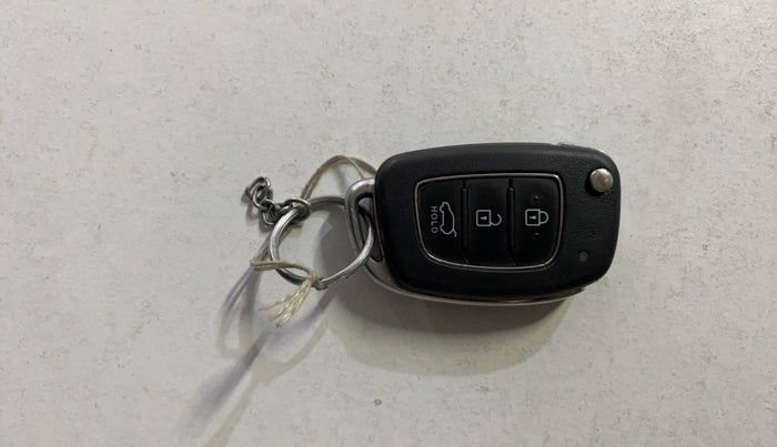 2021 Hyundai VENUE SX 1.0 TURBO IMT, Petrol, Manual, 83,029 km, Key Close Up