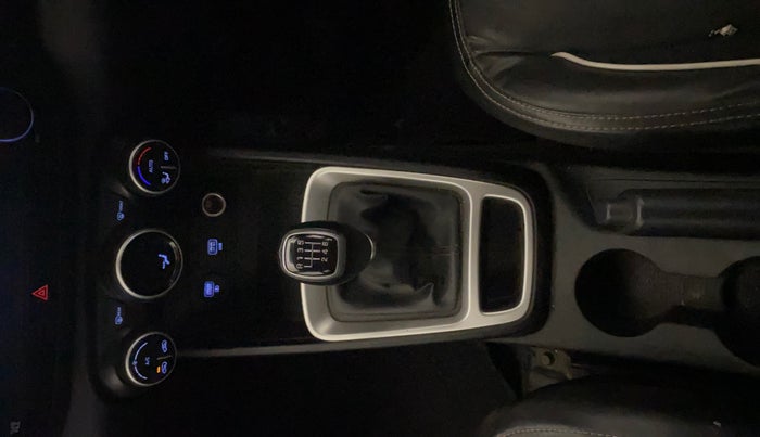 2021 Hyundai VENUE SX 1.0 TURBO IMT, Petrol, Manual, 83,029 km, Gear Lever