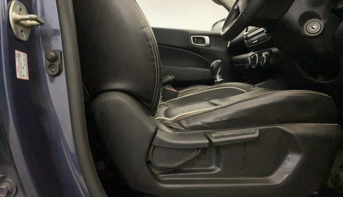 2021 Hyundai VENUE SX 1.0 TURBO IMT, Petrol, Manual, 83,029 km, Driver Side Adjustment Panel