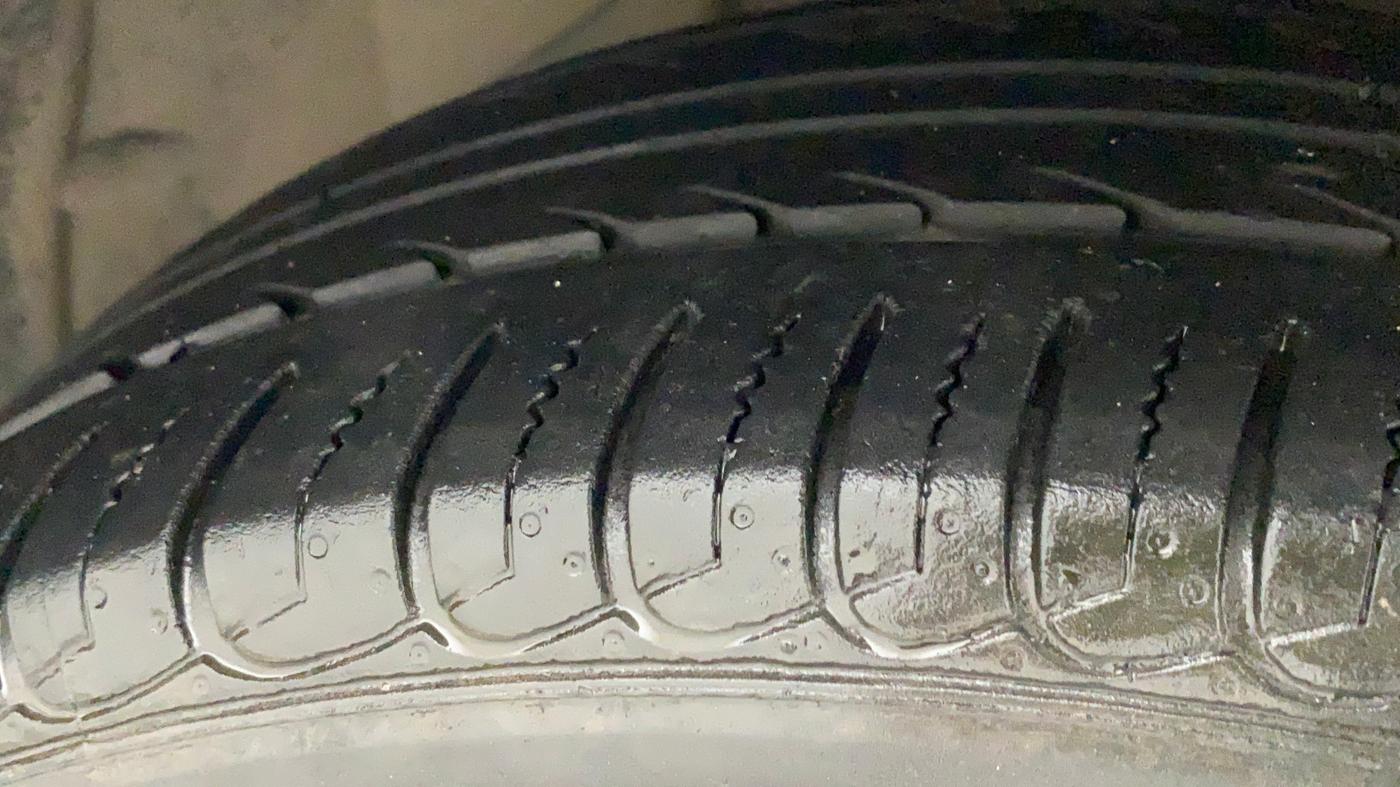 2020 Ford Ecosport TITANIUM + 1.5L PETROL AT, Petrol, Automatic, 70,225 km, Right Front Tyre Tread