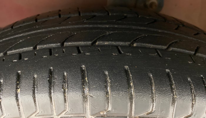 2009 Maruti A Star VXI, Petrol, Manual, 63,522 km, Left Front Tyre Tread