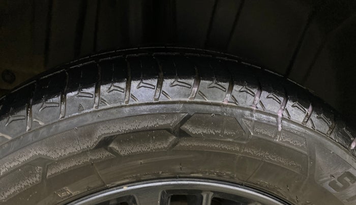 2019 Maruti XL6 ALPHA AT, Petrol, Automatic, 94,065 km, Right Rear Tyre Tread