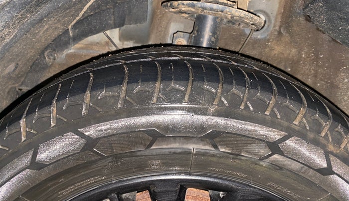 2019 Maruti XL6 ALPHA AT, Petrol, Automatic, 94,065 km, Left Front Tyre Tread