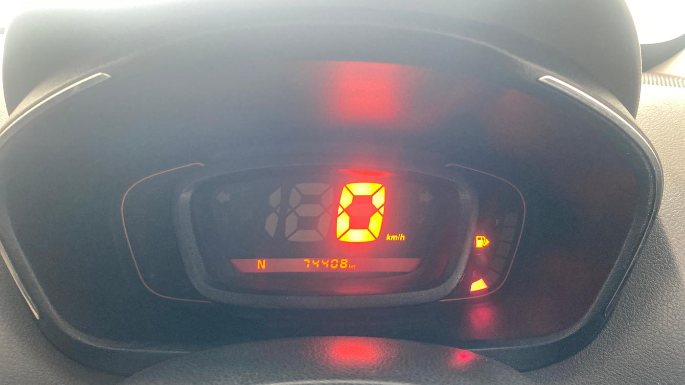 2017 Renault Kwid RXT 1.0 AMT (O), Petrol, Automatic, 74,482 km, Odometer Image