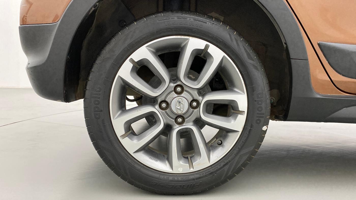 2017 Hyundai i20 Active 1.2 SX, Petrol, Manual, 22,310 km, Right Rear Wheel