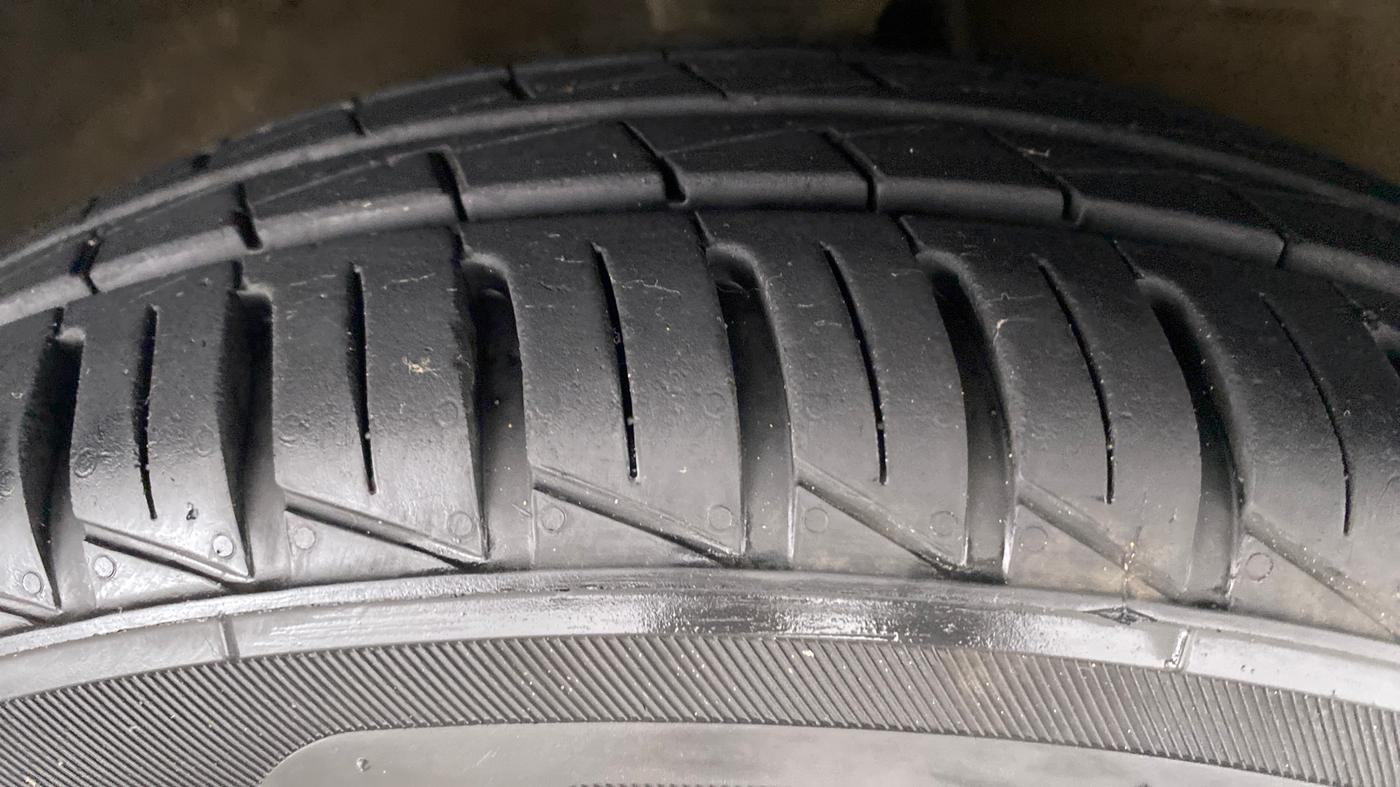 2012 Hyundai i10 SPORTZ 1.2 AT KAPPA2, Petrol, Automatic, 75,476 km, Right Front Tyre Tread