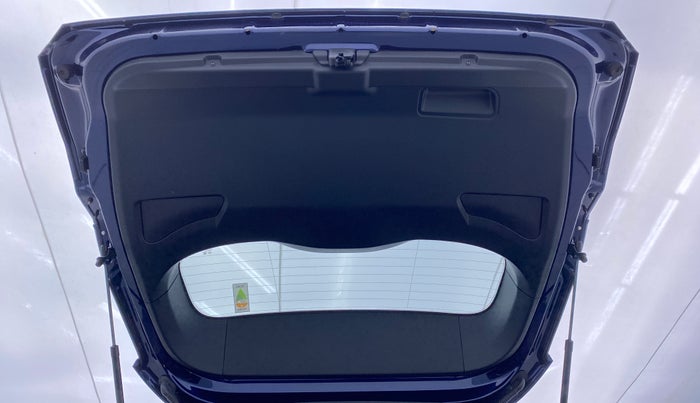 2021 Tata Safari XT+2.0 KRYOTEC, Diesel, Manual, 6,442 km, Boot Door Open
