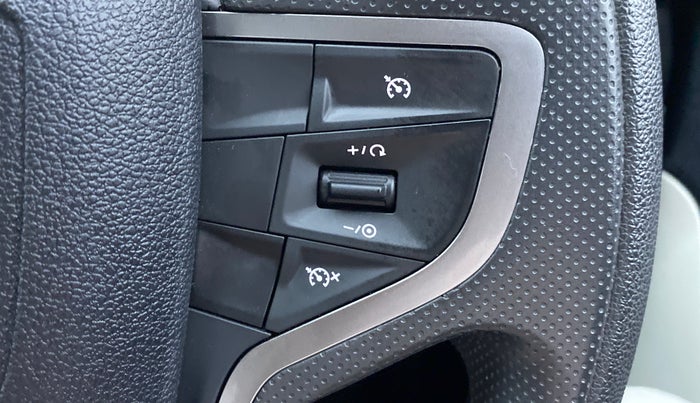 2021 Tata Safari XT+2.0 KRYOTEC, Diesel, Manual, 6,442 km, Adaptive Cruise Control