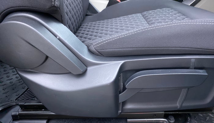 2021 Tata Safari XT+2.0 KRYOTEC, Diesel, Manual, 6,442 km, Driver Side Adjustment Panel