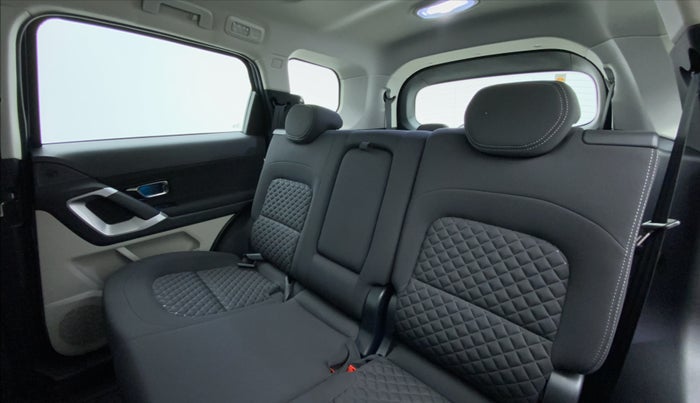 2021 Tata Safari XT+2.0 KRYOTEC, Diesel, Manual, 6,442 km, Right Side Rear Door Cabin