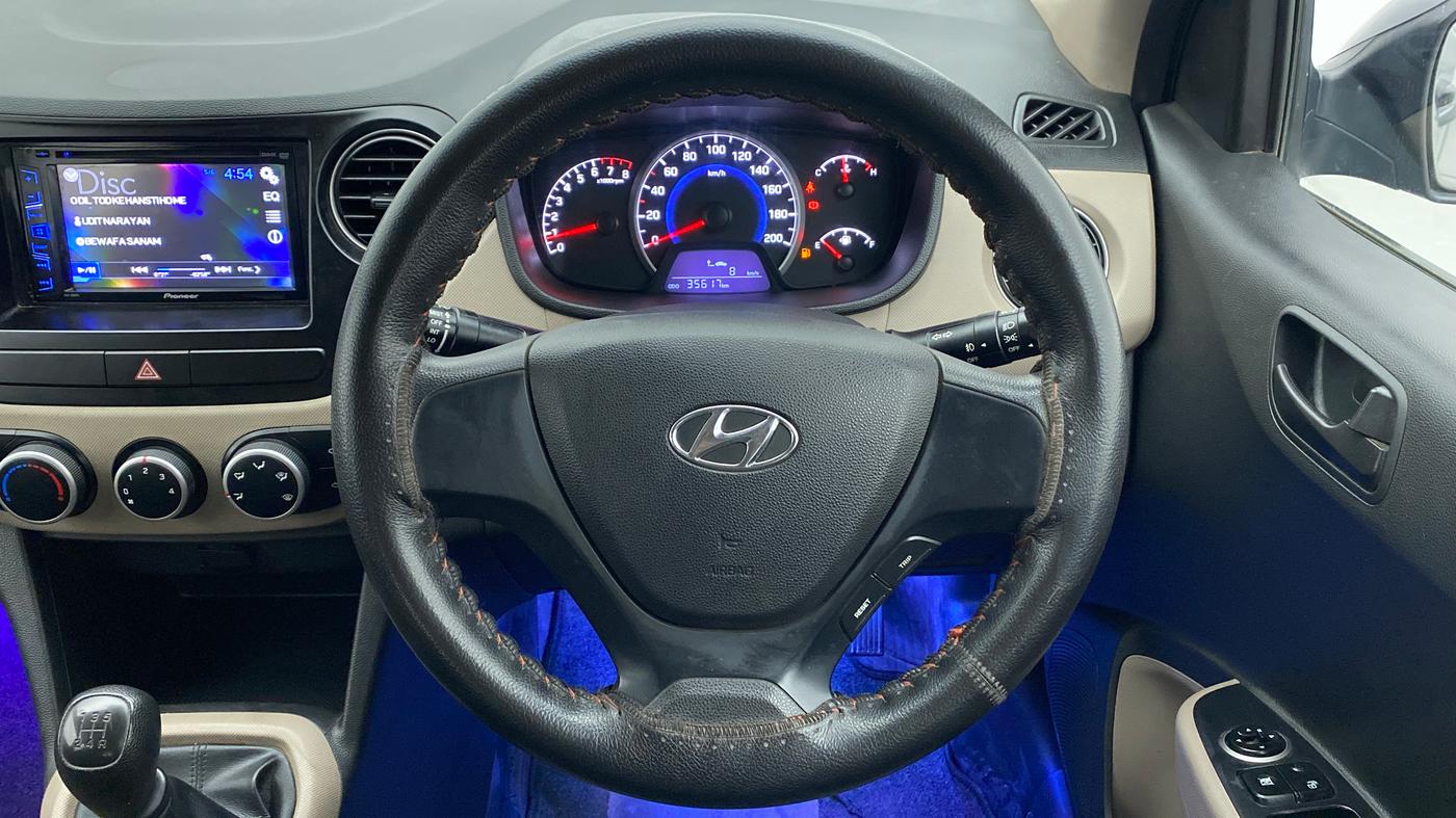 2017 Hyundai Grand i10 MAGNA 1.2 KAPPA VTVT, Petrol, Manual, 35,617 km, Steering Wheel Close Up