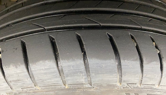 2016 Maruti Swift Dzire ZXI, Petrol, Manual, 29,557 km, Left Front Tyre Tread