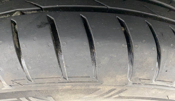 2016 Maruti Swift Dzire ZXI, Petrol, Manual, 29,557 km, Left Rear Tyre Tread