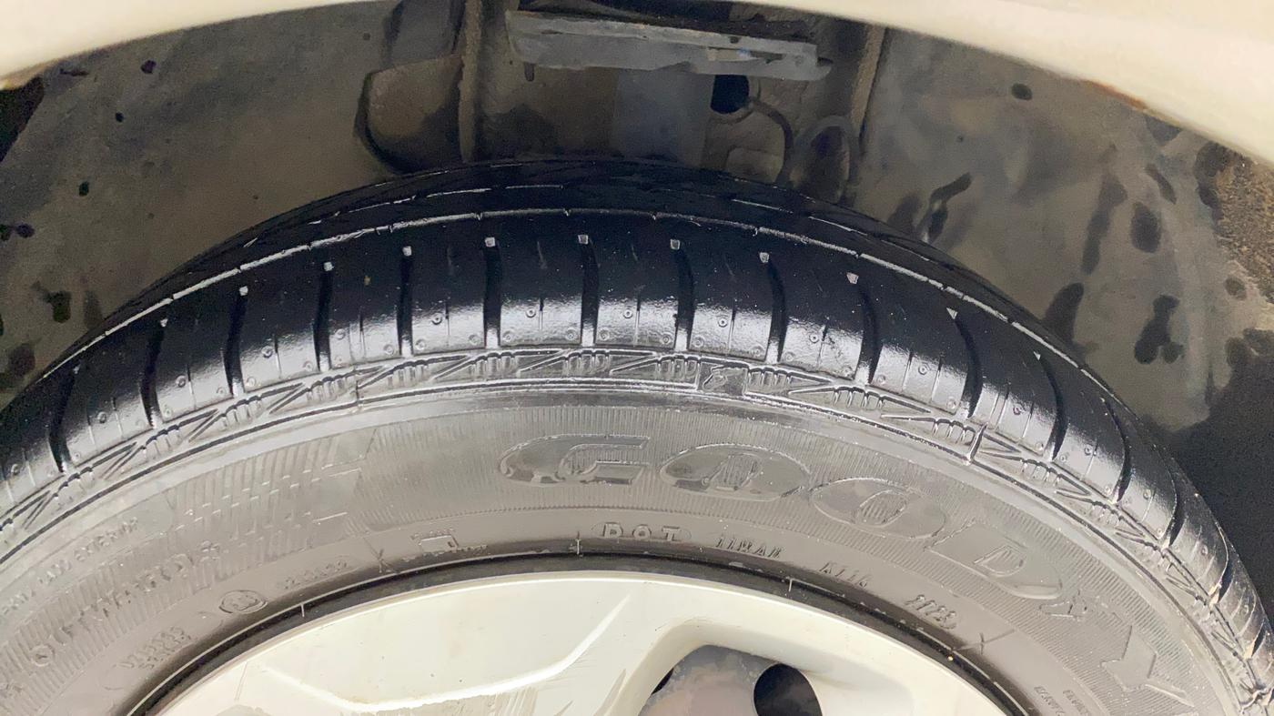 2019 Tata TIGOR XZ PETROL, CNG, Manual, 79,916 km, Right Front Tyre Tread