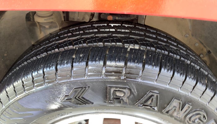 2017 Mahindra TUV300 T8 AMT, Diesel, Automatic, 1,35,545 km, Left Front Tyre Tread