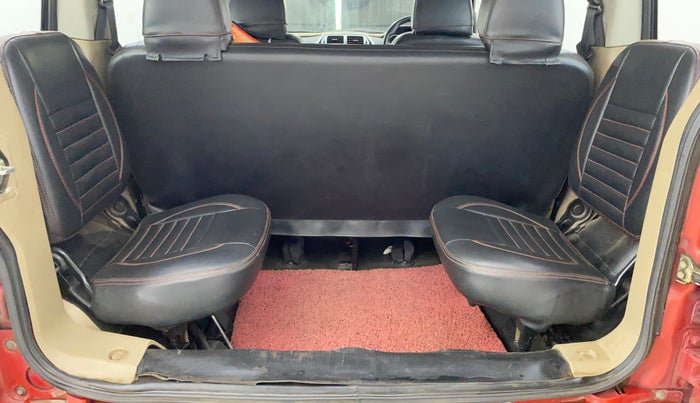 2017 Mahindra TUV300 T8 AMT, Diesel, Automatic, 1,35,545 km, Boot Inside