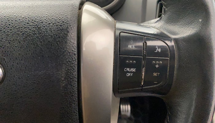 2020 Mahindra XUV500 W11, Diesel, Manual, 66,281 km, Adaptive Cruise Control