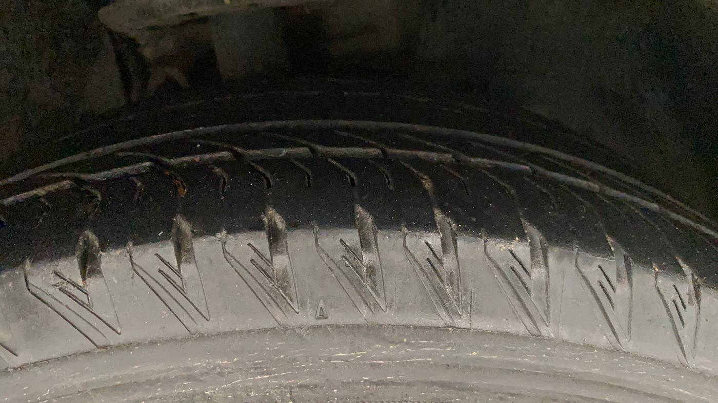 2020 Mahindra XUV500 W11, Diesel, Manual, 66,281 km, Right Front Tyre Tread