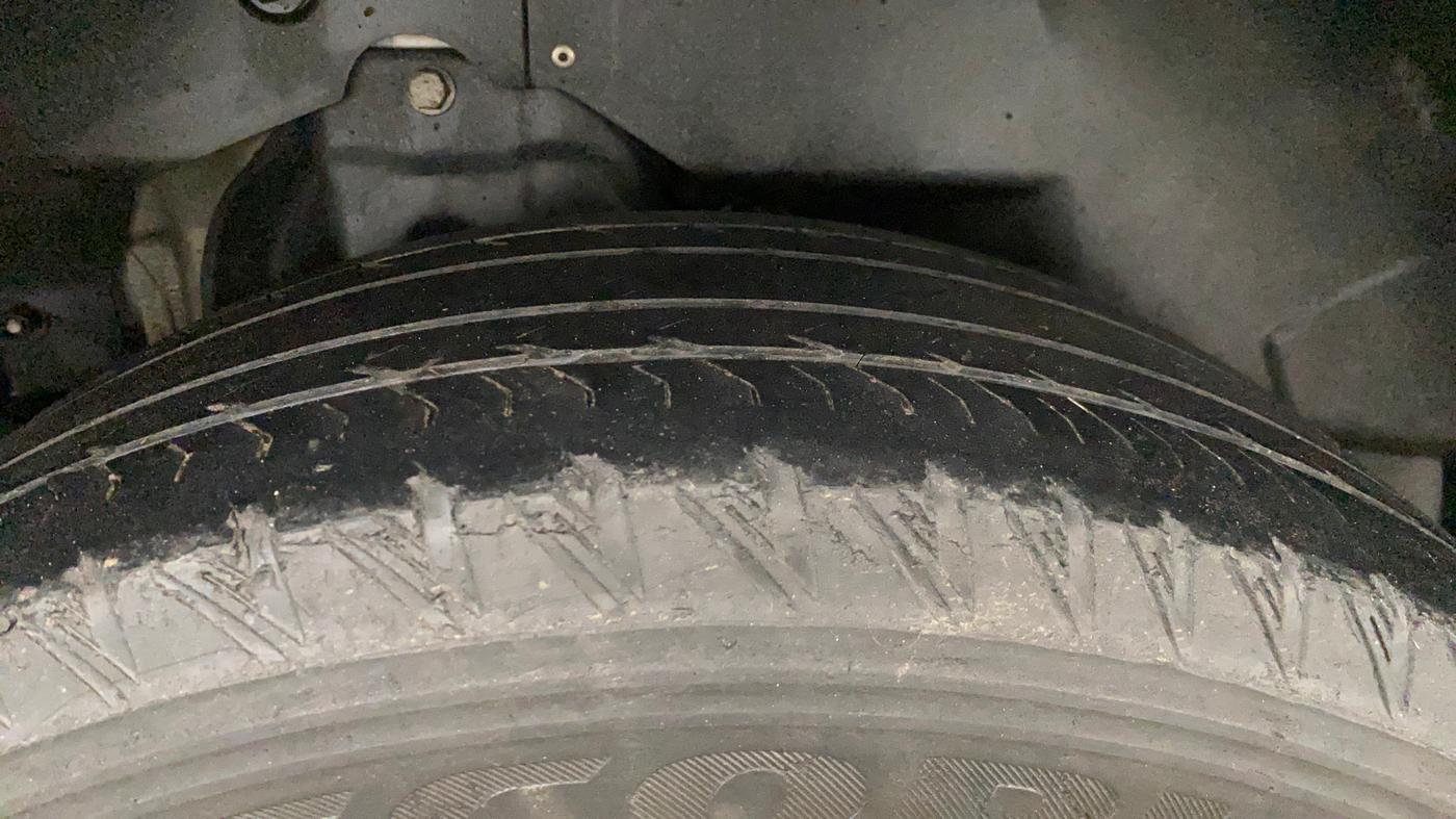 2020 Mahindra XUV500 W11, Diesel, Manual, 66,281 km, Right Rear Tyre Tread