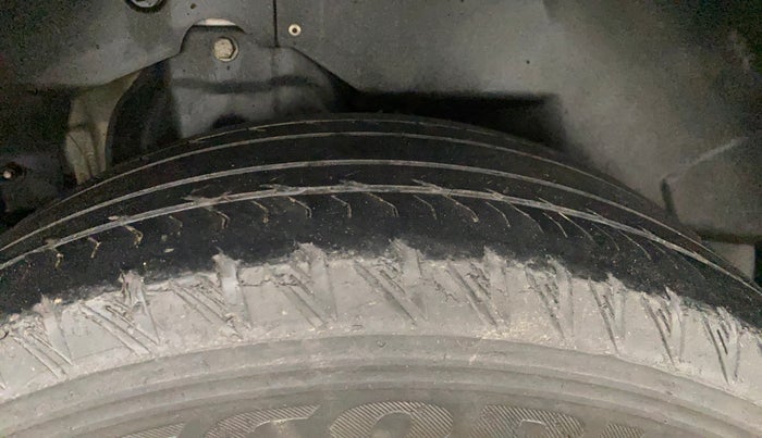 2020 Mahindra XUV500 W11, Diesel, Manual, 66,281 km, Right Rear Tyre Tread