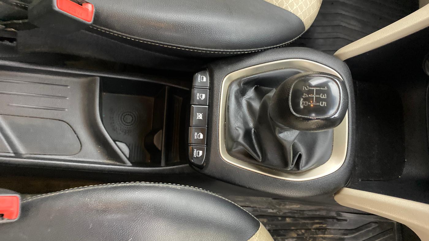 2019 Hyundai NEW SANTRO SPORTZ MT, Petrol, Manual, 35,542 km, Gear Lever