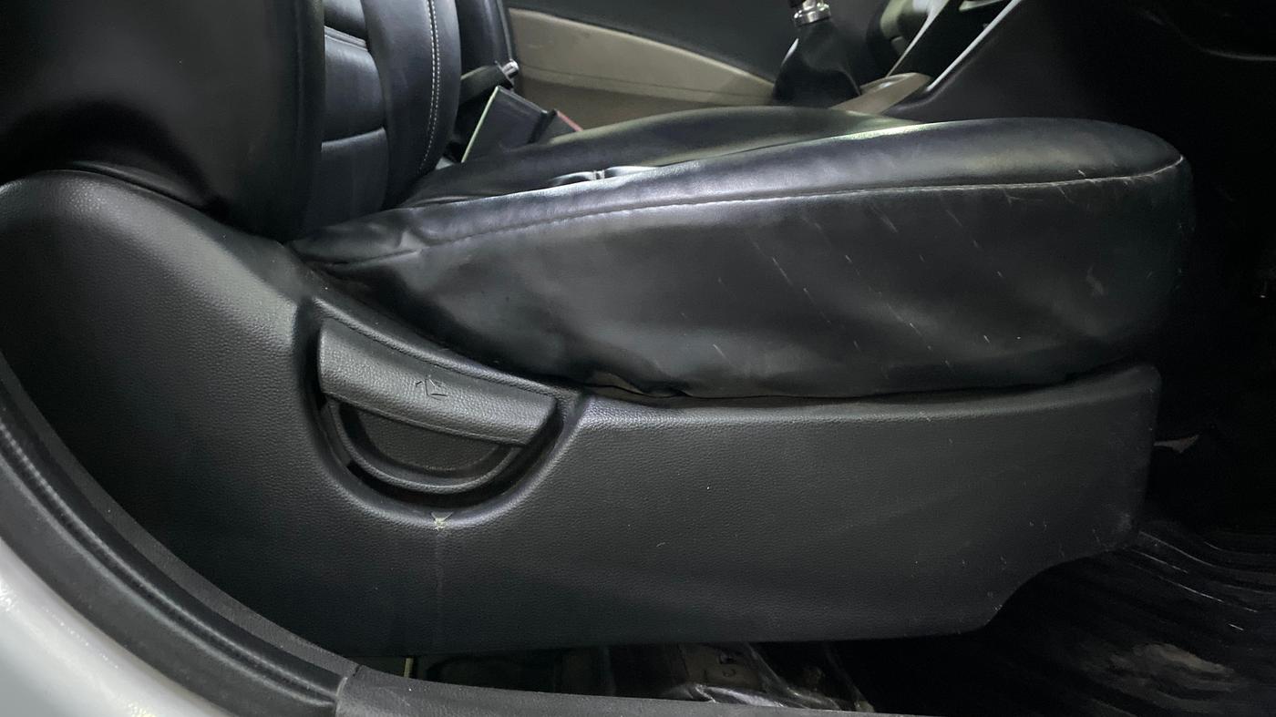 2017 Hyundai Grand i10 SPORTZ (O) 1.2 KAPPA VTVT, Petrol, Manual, 25,322 km, Driver Side Adjustment Panel
