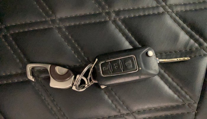 2019 Tata Safari Storme 2.2 EX 4X2, Diesel, Manual, 1,39,127 km, Key Close Up