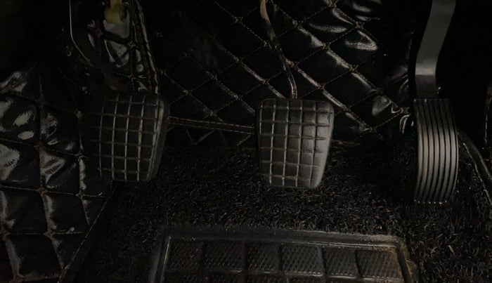 2019 Tata Safari Storme 2.2 EX 4X2, Diesel, Manual, 1,39,127 km, Pedals