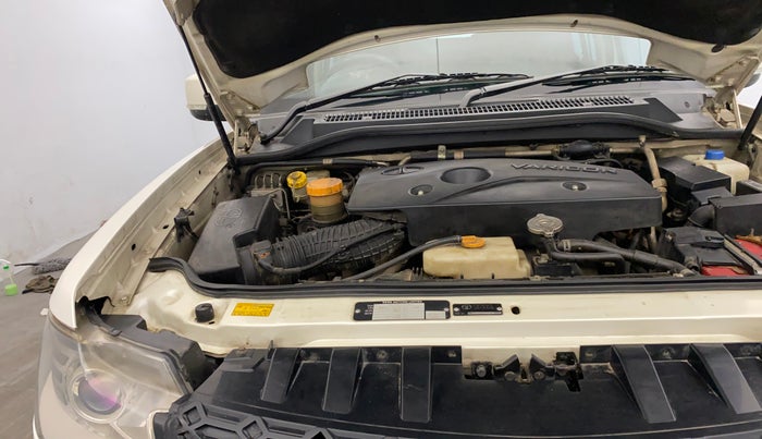 2019 Tata Safari Storme 2.2 EX 4X2, Diesel, Manual, 1,39,127 km, Engine View - Right