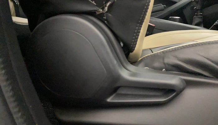 2024 Tata NEXON SMART+ 1.2 PETROL, Petrol, Manual, 20,713 km, Driver Side Adjustment Panel