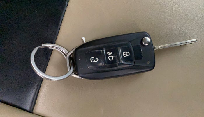 2024 Tata NEXON SMART+ 1.2 PETROL, Petrol, Manual, 20,713 km, Key Close Up