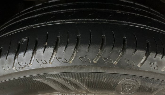 2018 Tata NEXON XM PETROL, Petrol, Manual, 41,138 km, Right Rear Tyre Tread