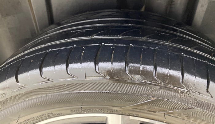 2022 Skoda SLAVIA STYLE 1.5L TSI DSG, Petrol, Automatic, 98,136 km, Left Rear Tyre Tread