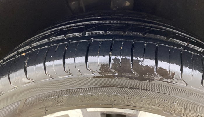 2022 Skoda SLAVIA STYLE 1.5L TSI DSG, Petrol, Automatic, 98,136 km, Right Front Tyre Tread