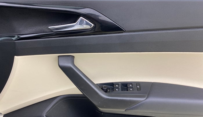 2022 Skoda SLAVIA STYLE 1.5L TSI DSG, Petrol, Automatic, 98,136 km, Driver Side Door Panels Control