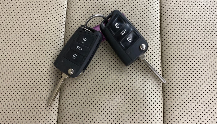 2022 Skoda SLAVIA STYLE 1.5L TSI DSG, Petrol, Automatic, 98,136 km, Key Close Up