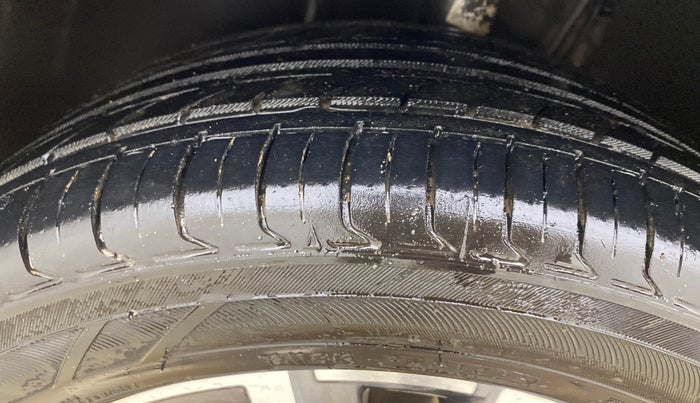 2022 Skoda SLAVIA STYLE 1.5L TSI DSG, Petrol, Automatic, 98,136 km, Left Front Tyre Tread