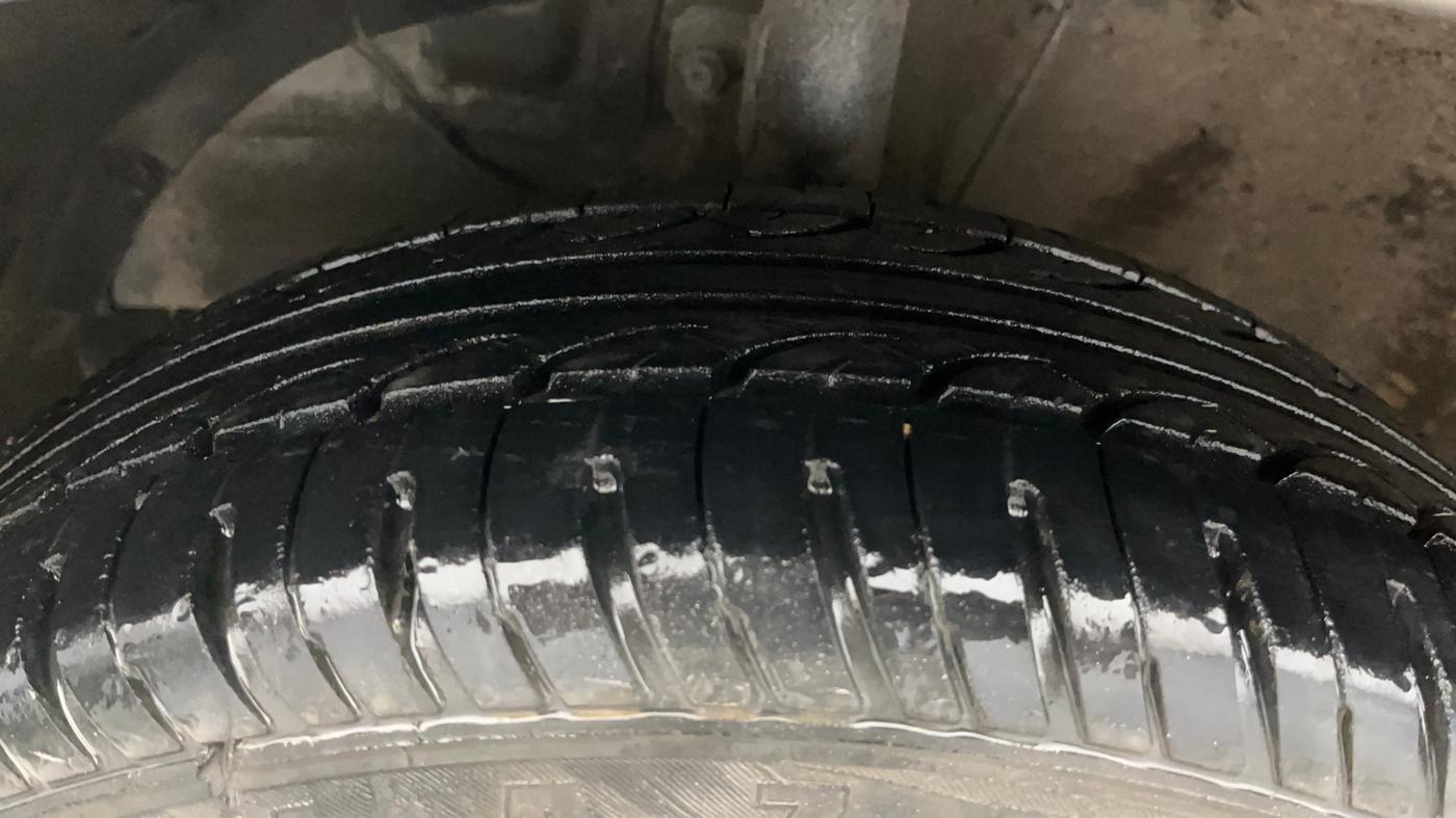 2019 Maruti Dzire VXI AMT, Petrol, Automatic, 48,614 km, Left Front Tyre Tread